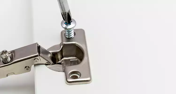 Screen Door Hinge Repair in Clearwater, FL