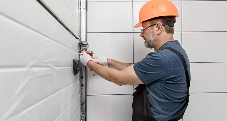 Emergency Garage Door Repair in Clearwater, FL