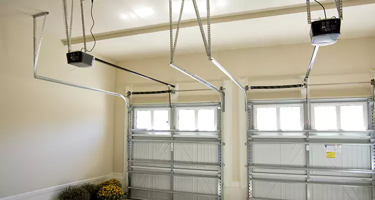 Residential Emergency Garage Door Repair in Clearwater, FL