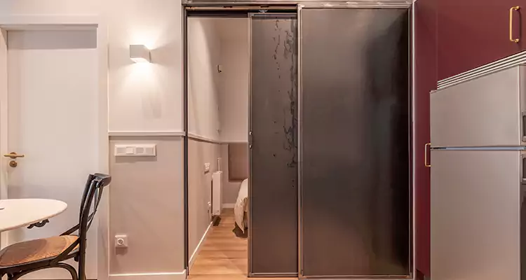 We Fix Closet Sliding Door in Clearwater, FL