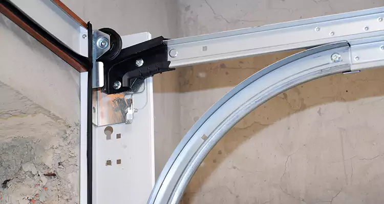 Maintain Liftmaster Garage Door Off Track in Clearwater, FL