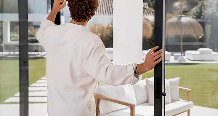 Sliding Screen Door Maintenance for Closing Issues in Clearwater, FL